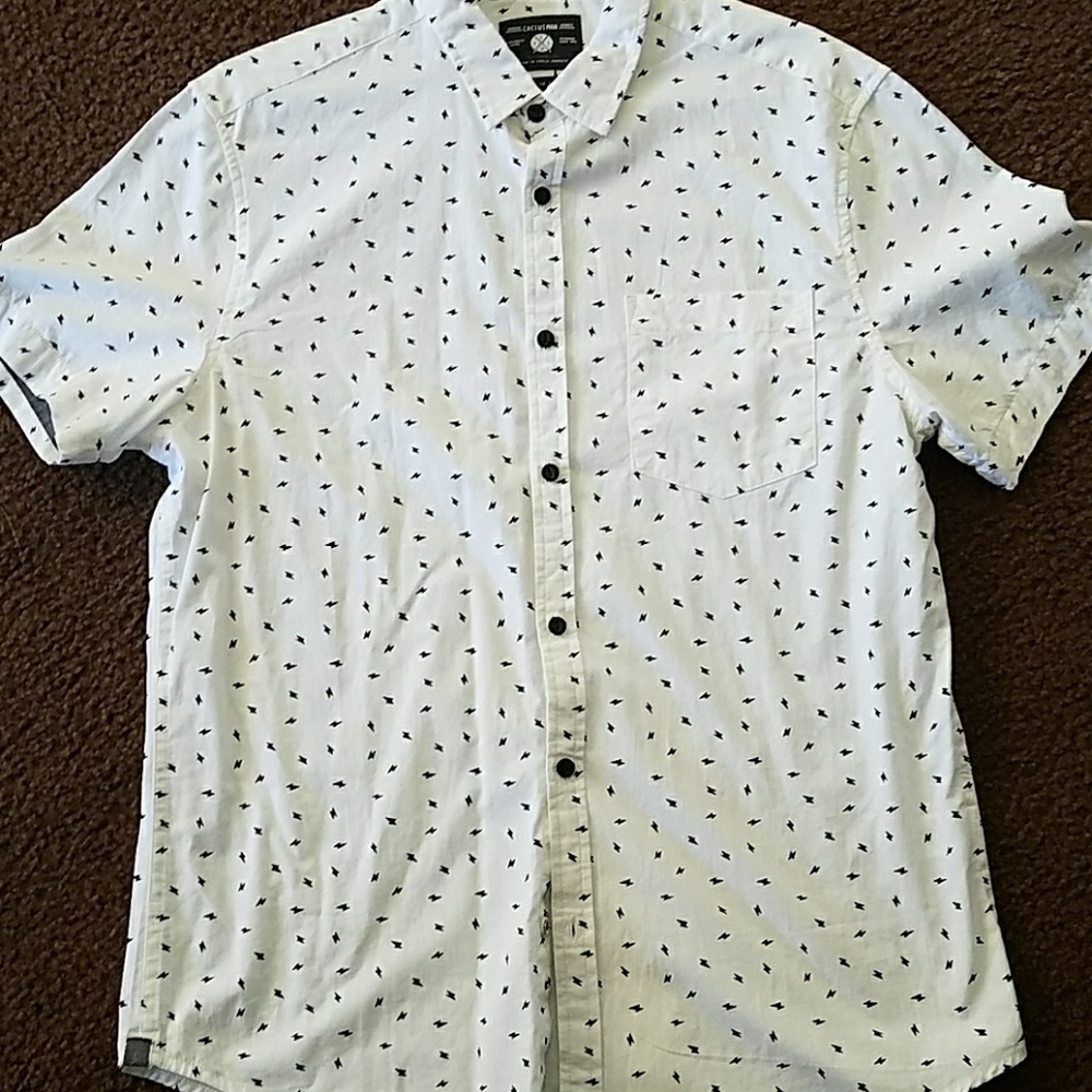 Men's short sleeve dress shirt